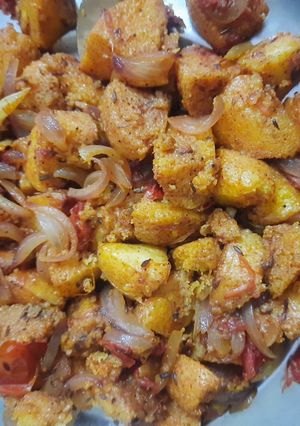 A picture of Fried idli.