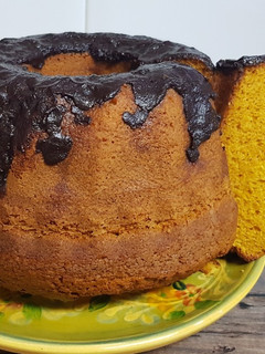 Foto principal de Bizcocho de zanahoria o carrot cake con cobertura de chocolate