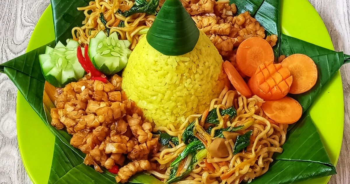 TuMini (Tumpeng Mini) dengan Nasi Kuning Super Praktis Magic Com