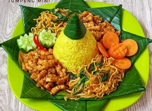 Foto resep TuMini (Tumpeng Mini) dengan Nasi Kuning Super Praktis Magic Com