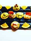 Pasticcini con frolla di farina di riso integrale con guacamole