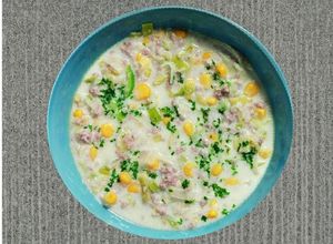 Una foto de Sopa de carne picada con puerro y Choclo
