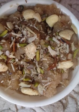 सूजी का हलवा (sooji ka halwa recipe in Hindi) रेसिपी मुख्य फोटो