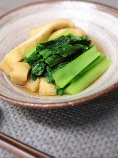 A picture of Boiled deep-fried tofu and Komatsuna.