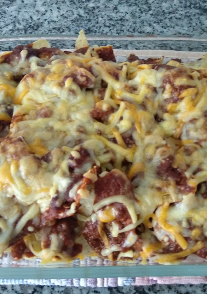 Una foto de Nachos con chili con carne y queso!!