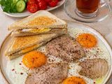 لحمة باردة مع البيض بالزبدة🥪🥚🥚🥚🥚🍳🍳🍳🍳🍳