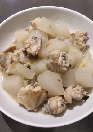A picture of Chicken Wings with Daikon.