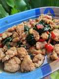 Stir-Fried Spicy Basil with Pork Meatballs (Pad Krapow Moo Daeng)