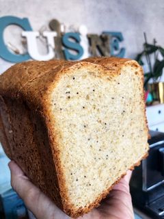 Una foto de Pan de semillas de amapola en panificadora