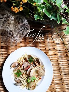 Una foto de Trofie con almejas