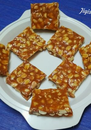A picture of Mungfali ki chikki.