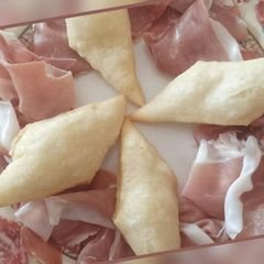 A picture of Gnocco fritto.