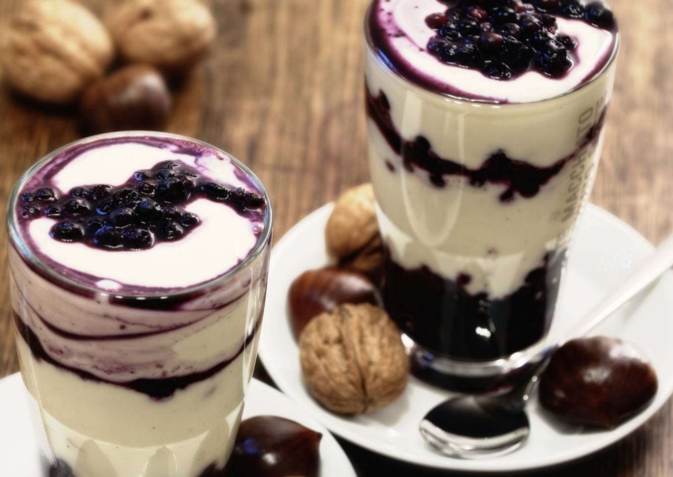White chocolate cream with blueberries