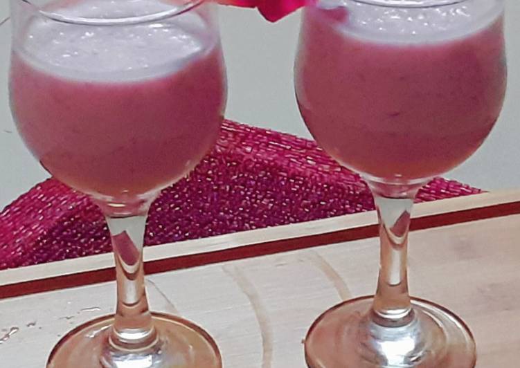 Strawberry milk shake