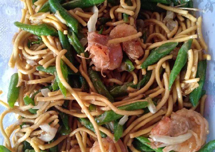 Mie gelatik campur udang, kacang panjang