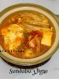 Sundubu jjigae(sup tahu pedas Korea)