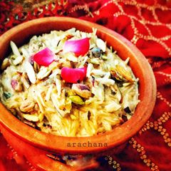 A picture of Sheer khurma.