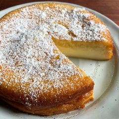 A picture of Magic Cake with Coconut Sponge Top.