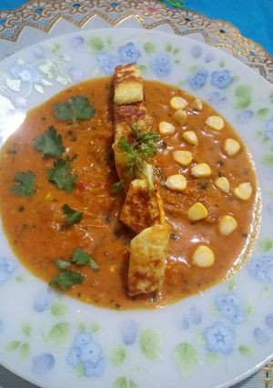 A picture of Salted paneer in a dip.