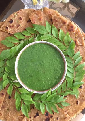 A picture of Maash Daal Parathay.