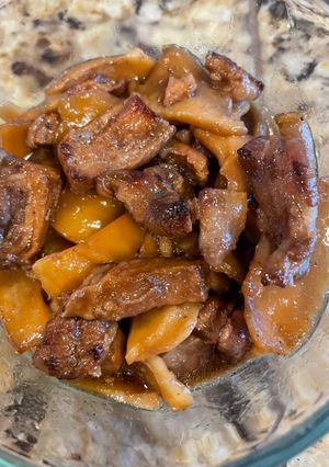 A picture of Braised Pork with Young Coconut.