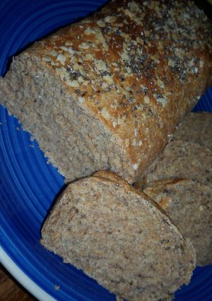 Una foto de Pan lactal🍞🍞 de h.integral y avena😄una delicia!!