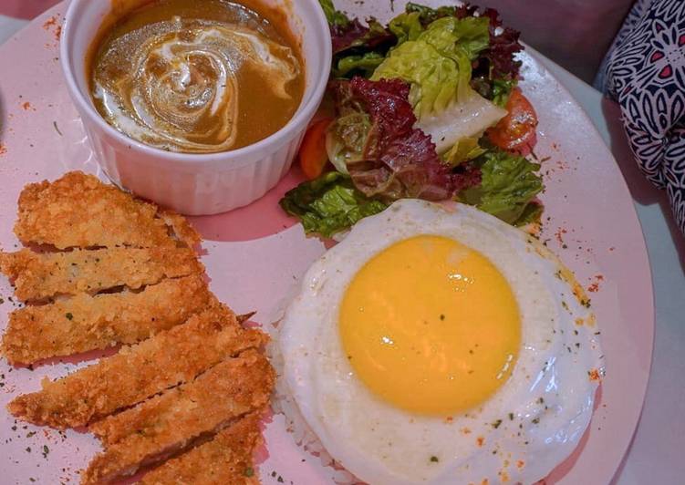 Chicken Steak with Sunny Egg☀️ and Brown Sauce