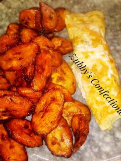 A picture of Fried plantain with egg.
