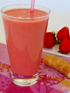 Una foto de Batido de fresas y jengibre (smoothie)