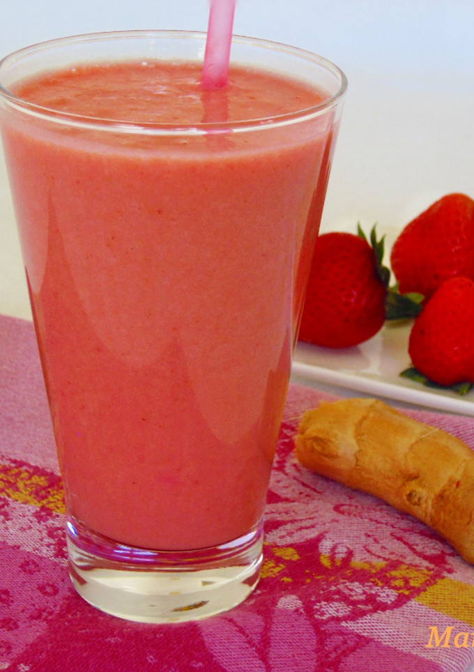 Una foto de Batido de fresas y jengibre (smoothie)