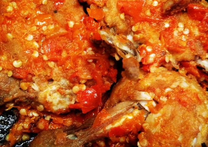 Resep Ayam geprek sambel judes (juara pedes) oleh Nungki Ratna - Cookpad