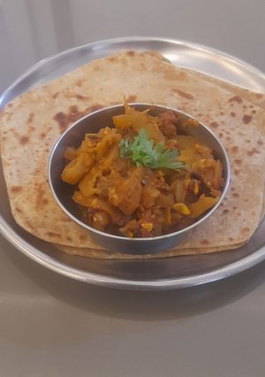 A picture of Chappan kaddu(summer squash) sabji.