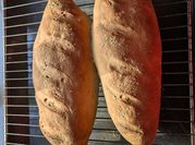 Una foto de pan casero con levadura seca