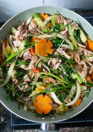 Hình của món Mực xào thập cẩm.