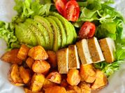 Une photo de tofu fumé veggie