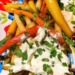 A picture of Carrot salad with yoghurt and cinnamon.