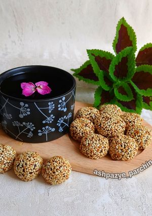 عکسی از دستور حلوا خرما بدون آرد و روغن 🌸 توپک خرما ارده