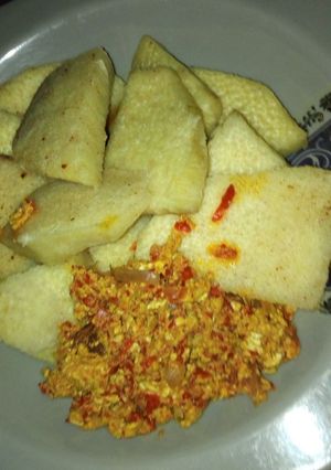 A picture of Fried yam and scrambled eggs.
