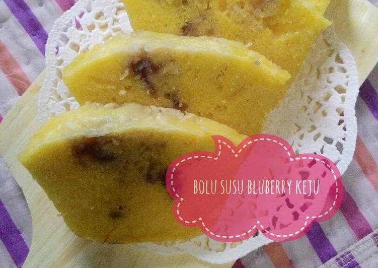 Langkah Mudah untuk Menyiapkan Bolu Susu Bluberry Keju yang Menggugah Selera