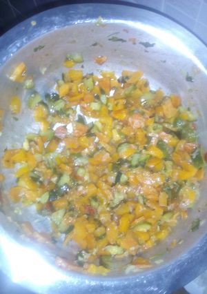 A picture of Carrot and conjets vegetables.