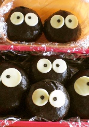 A picture of Totoro Soot Sprite Family Onigiri (Character Bento).