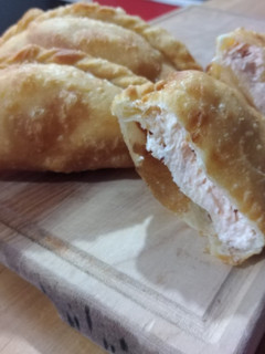 Una foto de Empanadas de salmón con queso crema