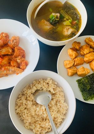 Hình của món Cơm nhà số 8.