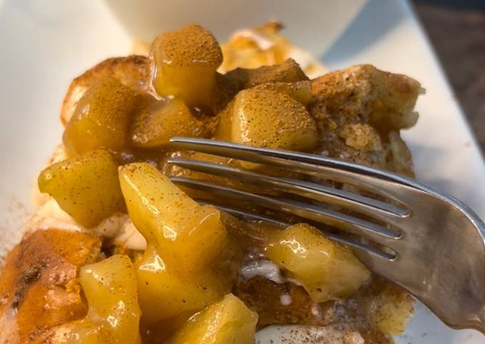 Apple cinnamon French toast casseroles