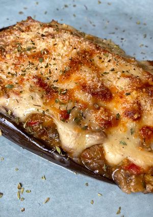 Una foto de Berenjenas rellenas de Carne y Bechamel en Mambo