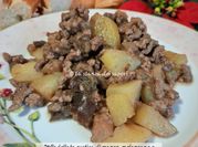 Una foto di patate in padella