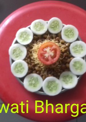A picture of Sprouted bhel.