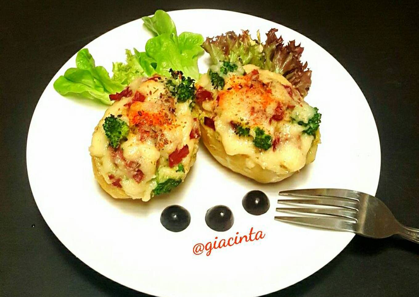 Kentang panggang Brokoli Keju