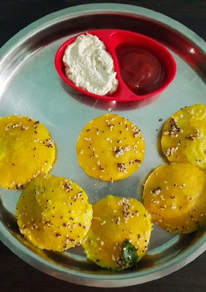A picture of Instant idli dhokla.