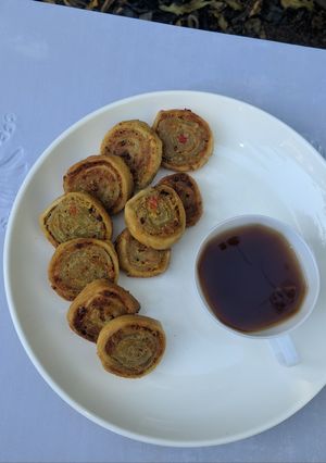 A picture of Sweet potato pinwheel with tea.